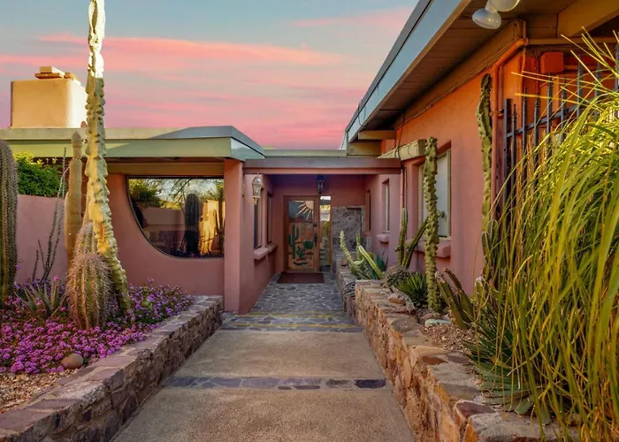 Holiday home Unique Home, 5 Bedroom 2 Ba, Yoga, Private, 4 Acres Tucson