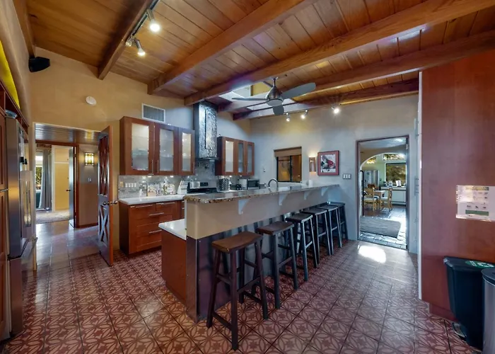 Unique Home, 5 Bedroom 2 Ba, Yoga, Private, 4 Acres * Tucson