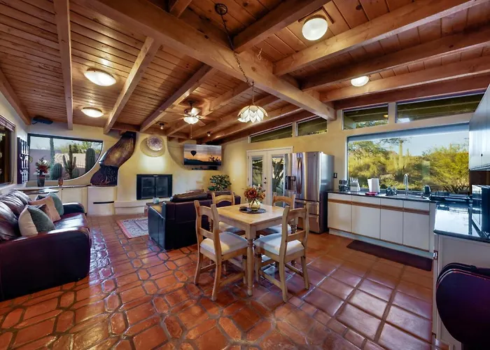 Unique Home, 5 Bedroom 2 Ba, Yoga, Private, 4 Acres Holiday home