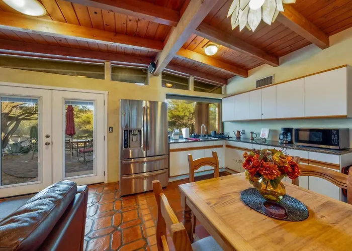 Unique Home, 5 Bedroom 2 Ba, Yoga, Private, 4 Acres * Tucson